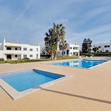Apartment Secret Garden 1 And Pool By Homing